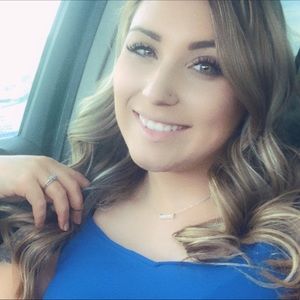 Meet your Posher, Cami